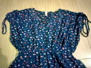 Floral Print V-Neck Top