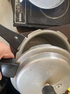 Reselling Pigeon Induction Base Pressure Cooker 3L