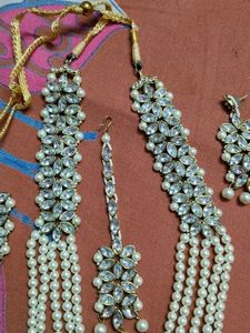 White Pearl Rani Haar