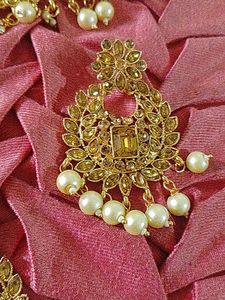 Beautiful Golden Set
