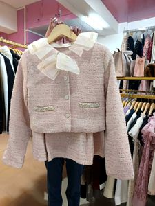 Elegant Cropped Tweed Jacket