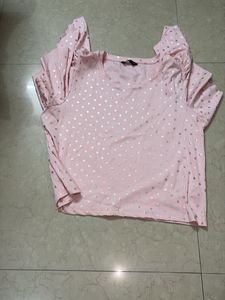 pink top