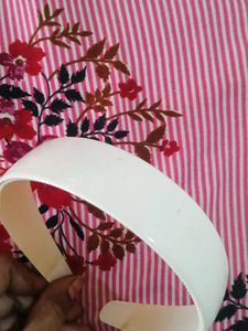 White Plastic Hair Band For Girl