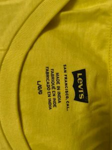 Levi&#39;s Yellow Graphic Tee