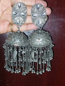 Per Piece 200 Ruppee