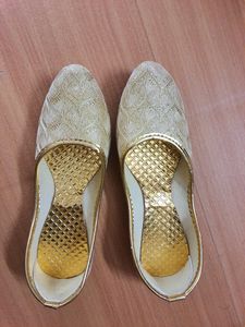 Amritsari Golden Jutti