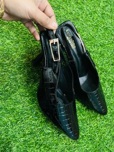 Chic Black Slingback Heels