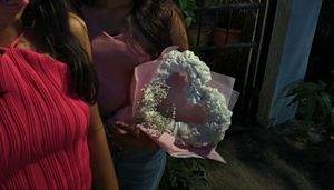 Cute Heart Shape Bouquet 💐