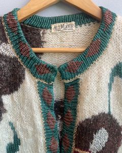 This VINTAGE Sweater is to die for!!!! 😍🤌