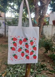 NEW STRAWBERRY POPPER TOTE BAG