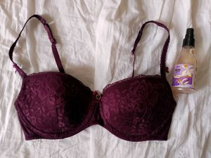 branded burdundy lace braa.