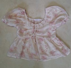 Floral Puff Sleeve Top with beautiful crop size