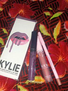 Kylie Lovebite +Kylie Kkw With Lipliner