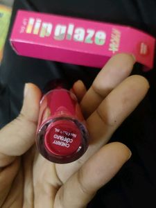 Nykaa Lipglaze Lip Oil - cherry custard
