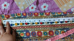 New Women Cotton Foil Print Short Kurti
