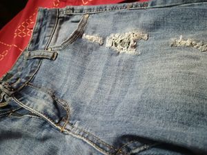 Ripped Skinny Jeans