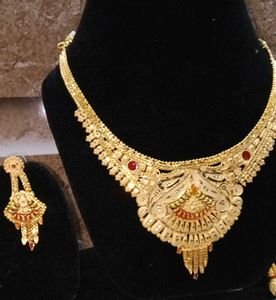 Gold Necklace Set