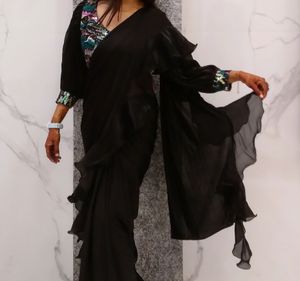Black Party Wear Saree With Baloon Sleeves Blouse