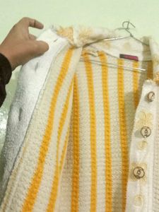 Wool Yellow 💛 And White 🤍 Sweater