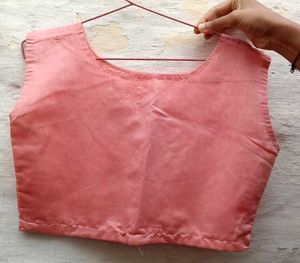 Pink Embroidered Sleeveless Blouse 🌹🩷
