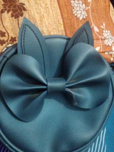 Round Bow Design Sling Bag With Double Chains