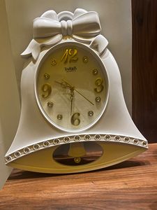 Dollar Quartz Clock