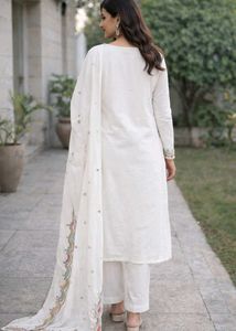 Embroidered white Kurta Set✨