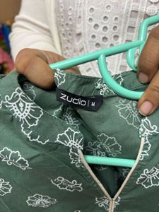 Zudio Green Printed Kurta With go Colors Legging