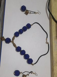 Choker Set.