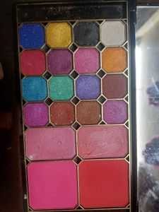 Assorted Makeup Bundle 5 Product