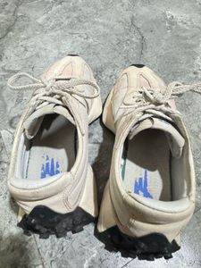 New Balance 327 Women Sneaker
