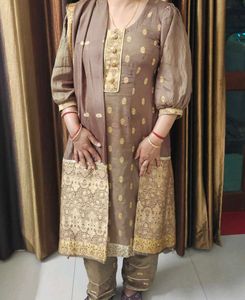 Beautiful stiched duppata suit