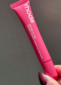 Rhode Peptide Lip Tint :- Sugar Cookie