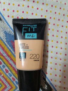 Maybelline Fit me 220 Foundation