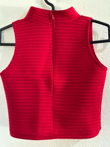 Chic Red Ribbed Sleeveless High-Neck Crop Top