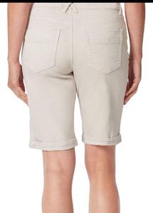 Bandolino Women&#39;s Riley Relaxed FitBermuda Short