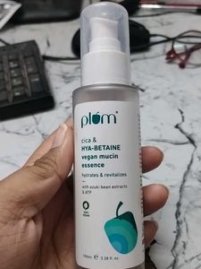 Plum Cica & Hya-Betaine Vegan Mucin Essence