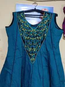 Short Sleeveless Kurti