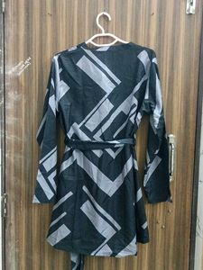 Stylish Geometric Print Top