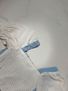 Cute Blue &amp; White Puff Sleeve Top