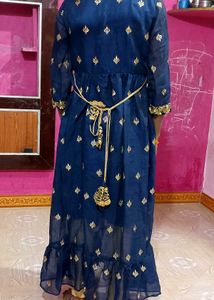 Wedding    Anniversary// Party Wear Gown