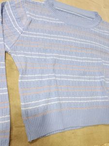 Cute Light Blue Lined Crop Top For College Girls