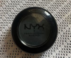 Sale 🔥 June NYX Nude Matte  Eyeshadow(Canada)