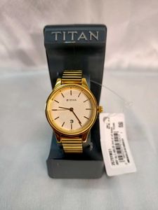 Titan Karishma Beige Dial Analog Stainless Steel S