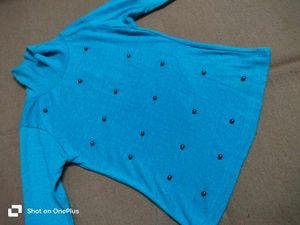 Girl&#39;s Blue Turtleneck Top