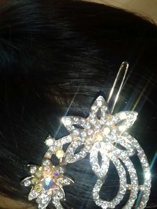 Sparkling Floral Hair Clip