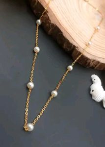 Pearl Detail Gold Chain Necklace