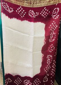Red &amp; White Bandhani Saree