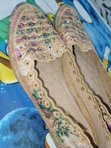 Floral Embroidered Slip-On Naagre Jutti