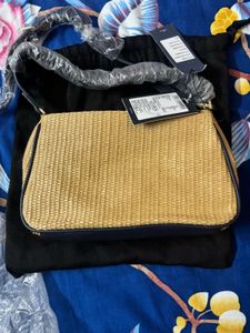 -clearance Sale 🆕 Tommy Hilfiger Handbag(has Flaw